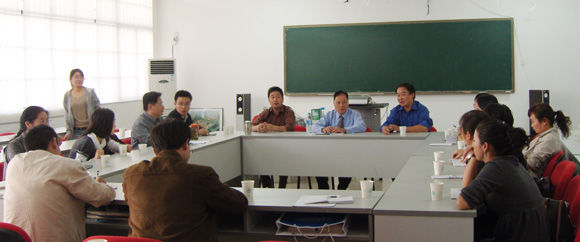 福州大学刘世雄教授来化学系讲学